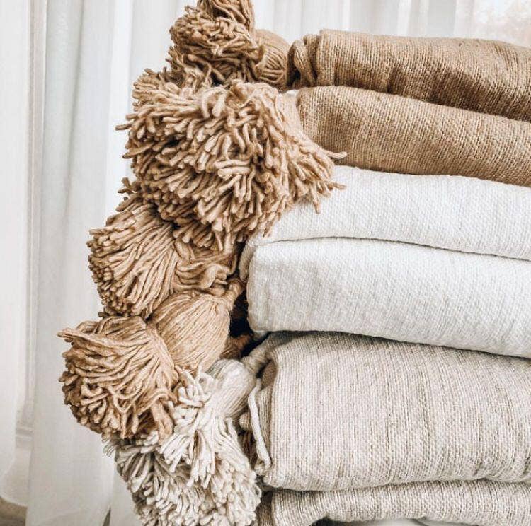 MOROCCO: High-quality handmade Moroccan checkered and tassel blanket