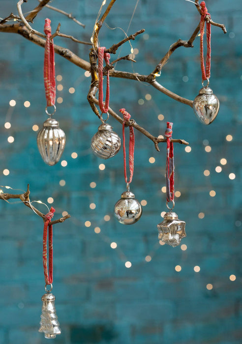 INDIA: Set of 6 Christmas baubles made from recycled glass with a silver finish