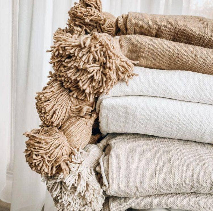 MOROCCO: High-quality handmade Moroccan checkered and tassel blanket