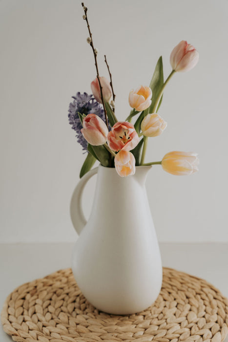 Stoneware pitcher (matte white)