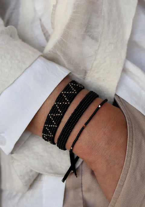 Adjustable leather bracelet with zigzag pattern – BLACK/GOLD