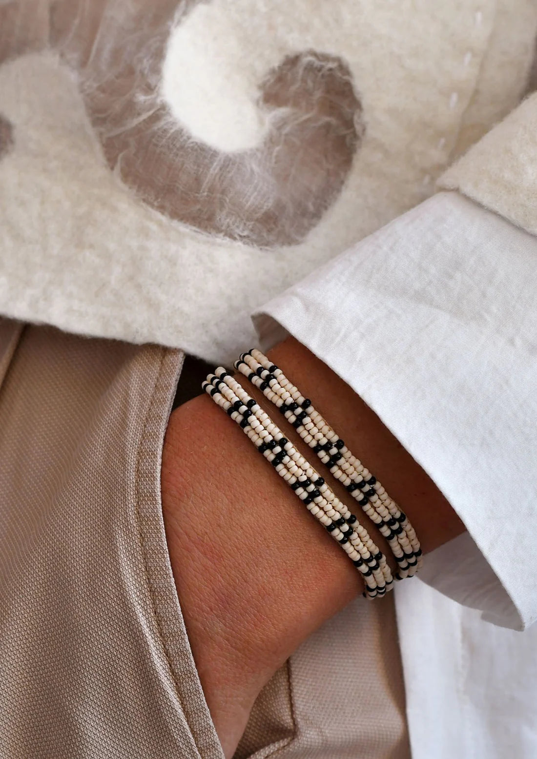 Double wrap bracelet XS with 3-point triangle pattern – PINK/BLACK