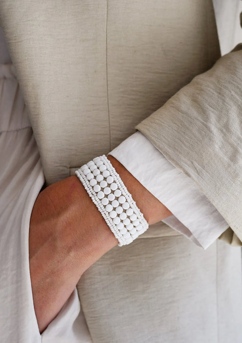 Narrow leather cuff with multiple stripes – WHITE