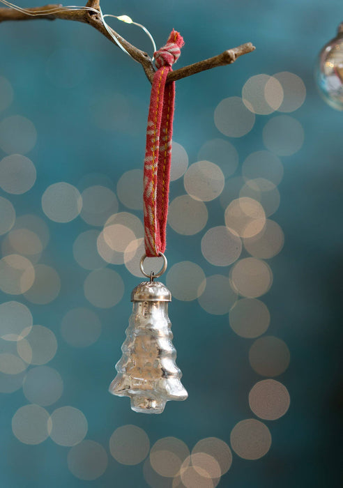 INDIA: Set of 6 Christmas baubles made from recycled glass with a silver finish